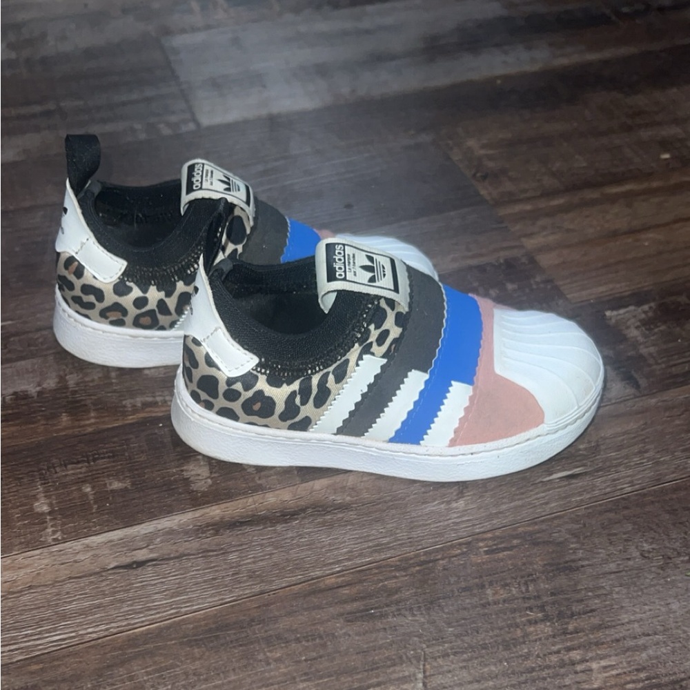 Adidas toddler 7